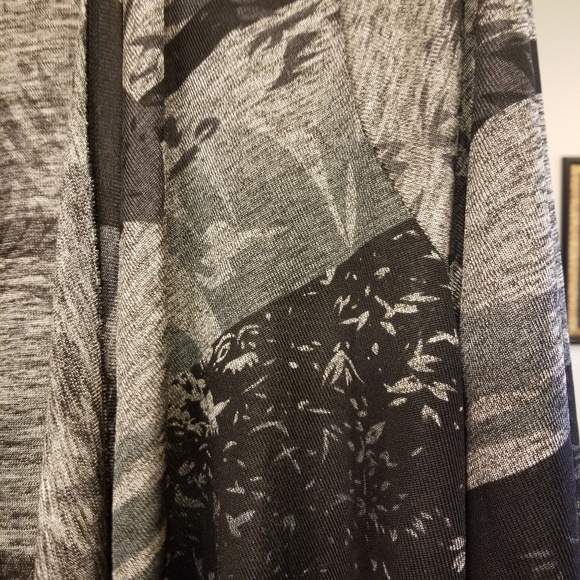 Sweater - Picture 2 of 3